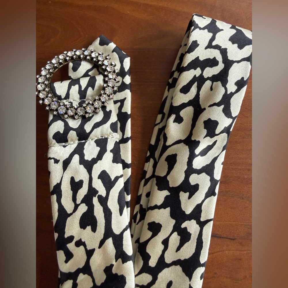 J CREW Snow Leopard Print fabric belt with gemstone buckle size M-L NWT